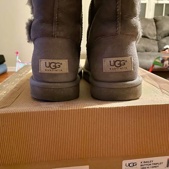 UGG Kids Triple Bailey Button - Picture 3 of 7